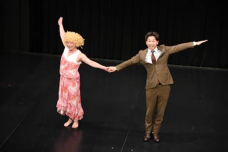 オープニングでヨーデルコントを披露するダンビラムーチョ。