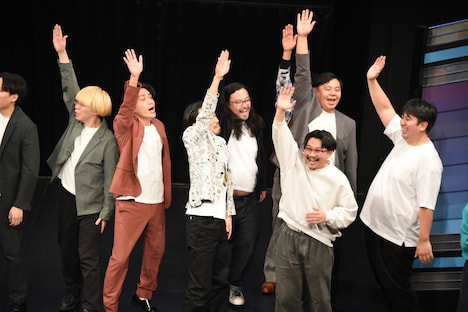 「ヨーデル何言ってる？」の問題が簡単すぎたため、我先に解答しようとする挑戦者たち。