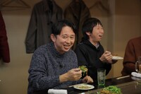 お好み焼き店でのワンシーン。(c)RCC