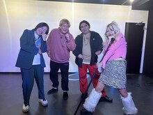 左からエルフはる、ビスケットブラザーズ、エルフ荒川。(c)読売テレビ