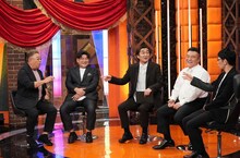 「アンタウォッチマン！」にスタジオ出演する（左から）サンドウィッチマン、平成ノブシコブシ徳井、アンタッチャブル。(c)テレビ朝日