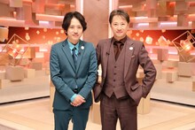 左から、二宮和也、中居正広。(c)フジテレビ