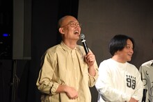 「マイクの持ち方が松山千春みたい」と指摘されたみなみかわ。