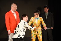 「ノーセンスユニークボケ王決定戦」のワンシーン。