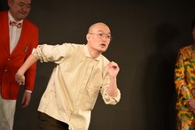 ジョイマンのネタを再現するみなみかわ。