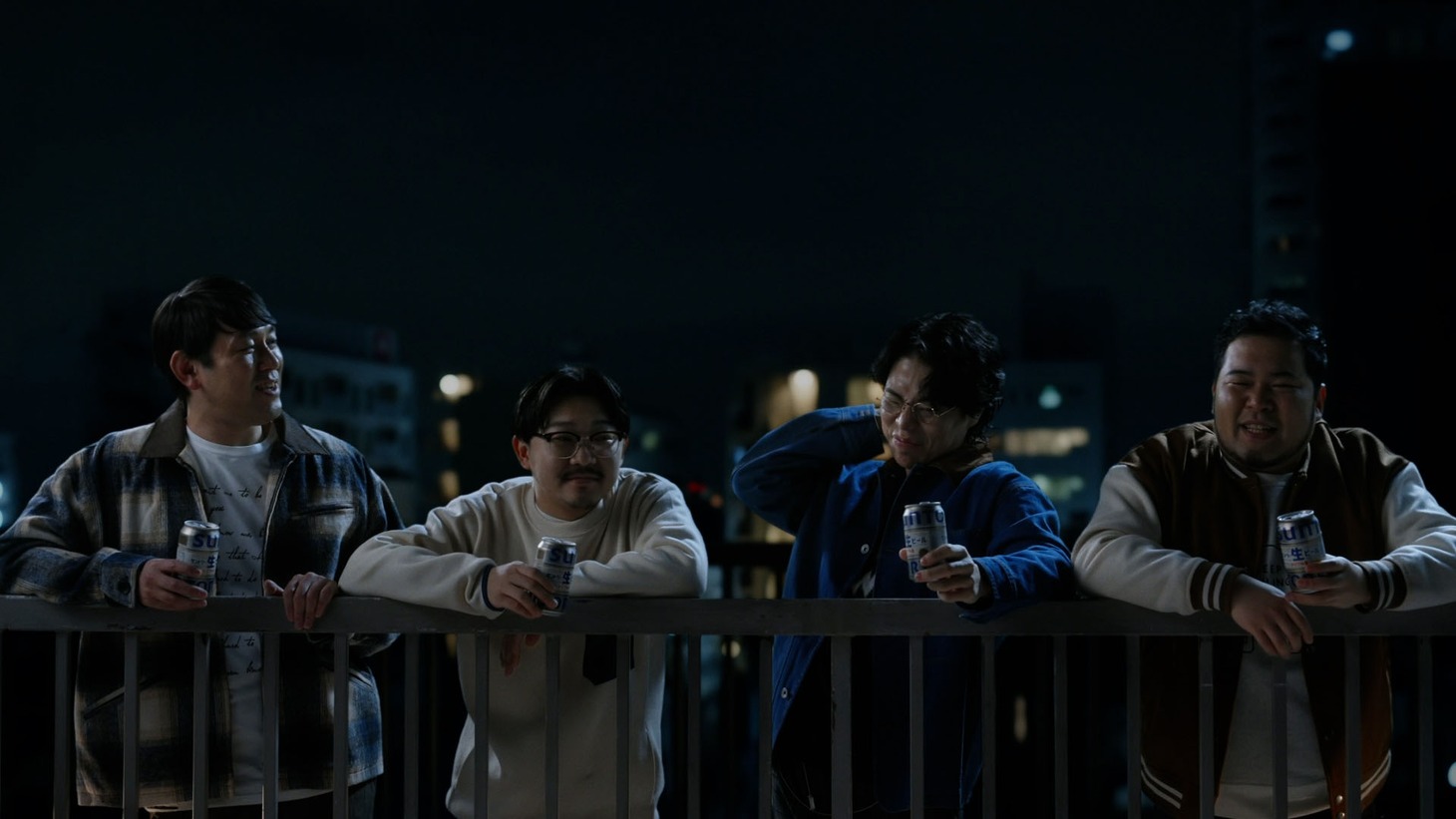 サントリー生ビールの新Web CM「期待の新人」のワンシーン。