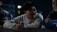 サントリー生ビールの新Web CM「期待の新人」のワンシーン。
