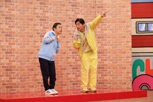 左からナインティナイン岡村、博多華丸。(c)関西テレビ