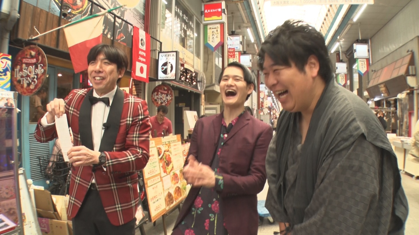 左からねづっち、九条ジョー、ありがとう・ぁみ。(c)読売テレビ