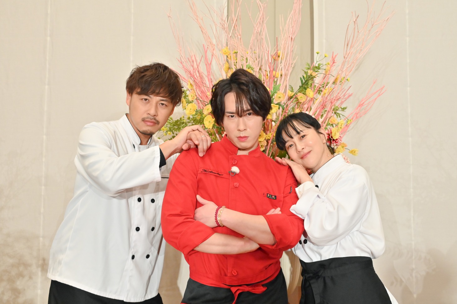 「土曜☆ブレイク『黄金のワンスプーン！』」に出演する（左から）アルコ＆ピース平子、宮舘涼太、坂井真紀。(c)TBS