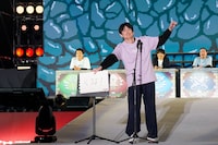 大喜利ステージに出演する博多大吉。（写真提供：吉本興業）