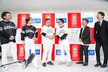 囲み取材に応じた（左から）見取り図、ケンドーコバヤシ、宮川大輔、かまいたち。（写真提供：吉本興業）