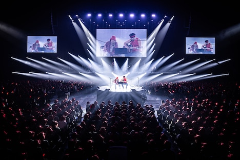 「赤えんぴつ in 武道館」の様子。(撮影:RyuyaAmao)