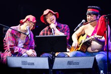 赤えんぴつと三浦大知（中央）。（撮影：RyuyaAmao）