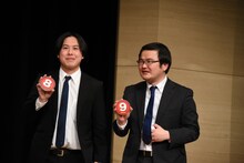 左からトンツカタンお抹茶 、どくさいスイッチ企画。