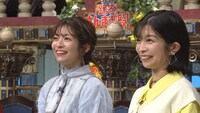 左から三倉茉奈、三倉佳奈。(c)日本テレビ