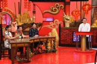 左から渋谷凪咲、かまいたち、藤田太郎。(c)関西テレビ