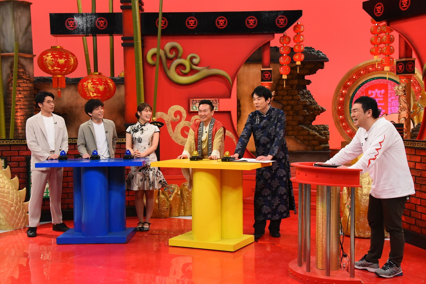 左からさや香、渋谷凪咲、かまいたち、藤田太郎。(c)関西テレビ
