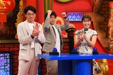 左からさや香、渋谷凪咲。(c)関西テレビ