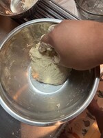 生地づくり開始。