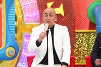 錦鯉・長谷川 (c)関西テレビ