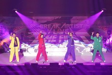 「準決」に扮する（左から）マヂカルラブリー、囲碁将棋。(c)日本テレビ