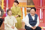 「ホンマでっか!?TV」でお気に入りのごはんのお供を紹介する伊集院光（右）。(c)フジテレビ