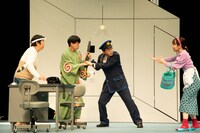 「天才バカボンのパパなのだ」ゲネプロより。(c)ワタナベミカ