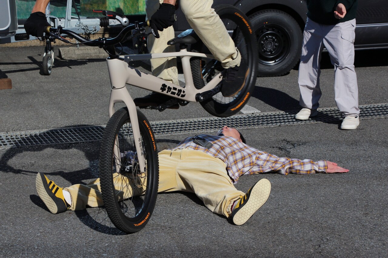 せいや 霜降り明星せいや (c)静岡朝日テレビ - 霜降り明星のキャンプロケを3週