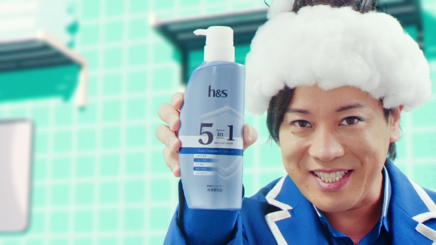 「h&s 5in1」シリーズのCMに出演する、ぺこぱ松陰寺。