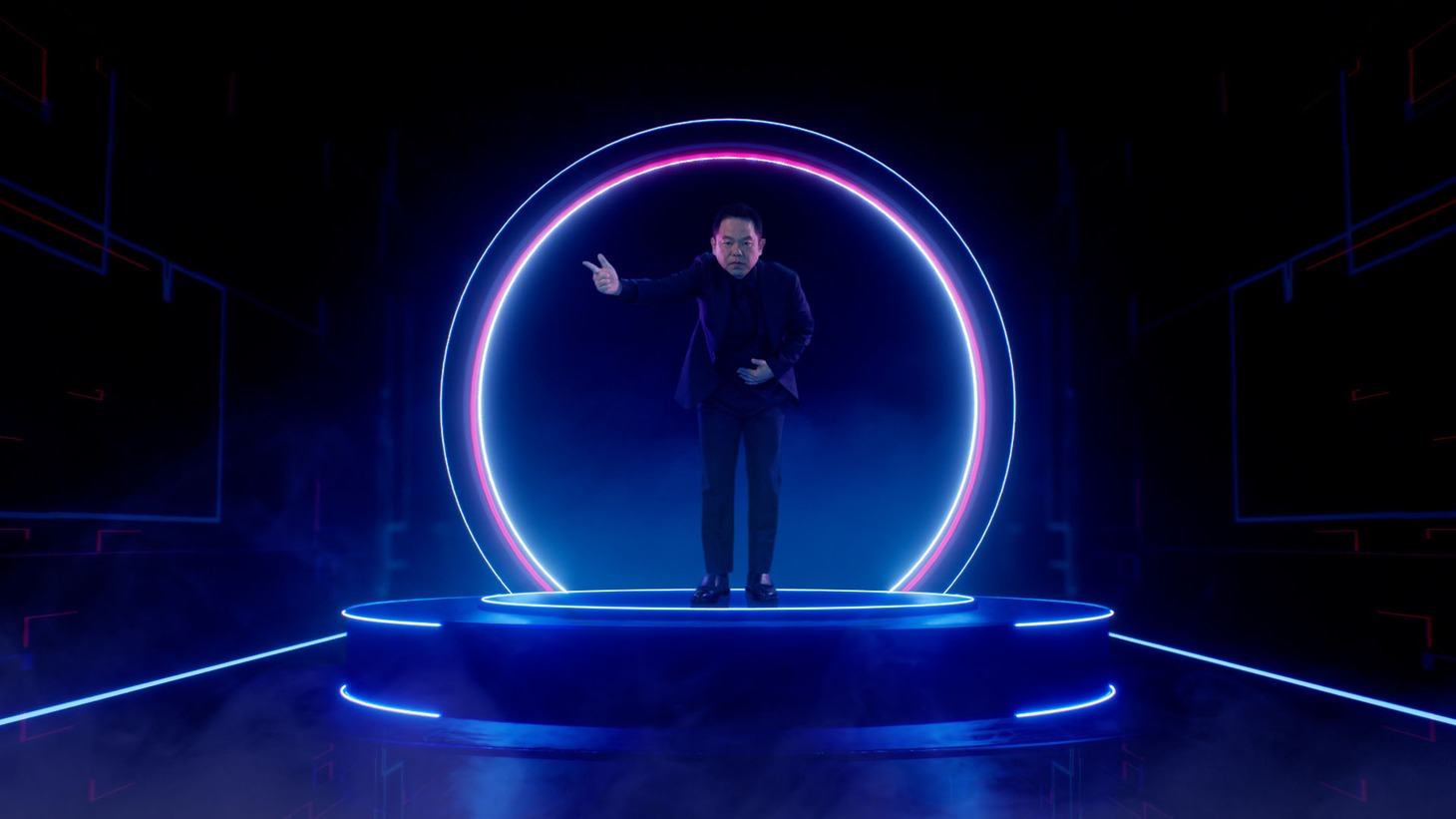 ダイアンが出演するテレビCM「Axell AI ゴイゴイスー」のワンシーン。