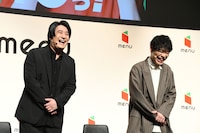 デリバリーサービス「menu」新CM発表会に登壇した佐久間宣行、麒麟・川島。