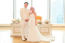 2034年にえなこと結婚したダブルヒガシ東。(c)読売テレビ