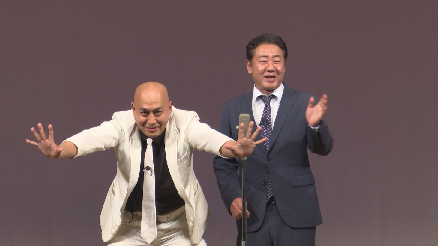 「バカが来た」より、錦鯉。