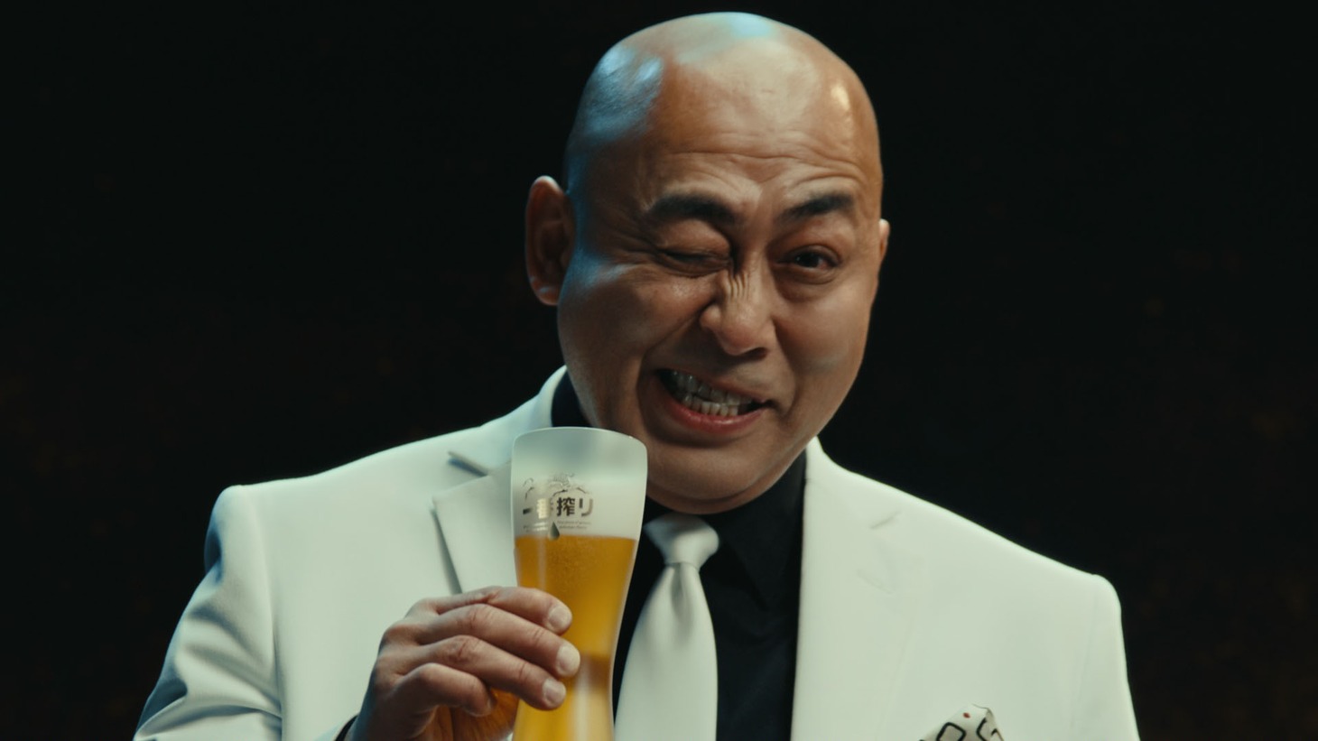 Web CM「一番搾りは何が一番？錦鯉さんに聞いてみた。」のワンシーン。