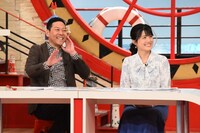 左から東野幸治、中島めぐみアナウンサー。(c)関西テレビ