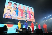 「華大さんと千鳥くん」×TGCコラボステージの様子。(c)マイナビ 東京ガールズコレクション 2024 SPRING/SUMMER