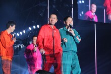 モデル然としてランウェイを歩く千鳥・大悟。(c)マイナビ 東京ガールズコレクション 2024 SPRING/SUMMER