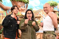 左から、ロッチ、あばれる君。(c)TBS