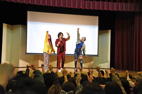 前説を務めたぱーてぃーちゃん。