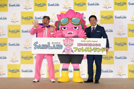 「SAND LAND」主人公ベルゼブブの着ぐるみと錦鯉。