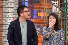 左からなすなかにし中西、相席スタート・ケイ。(c)読売テレビ