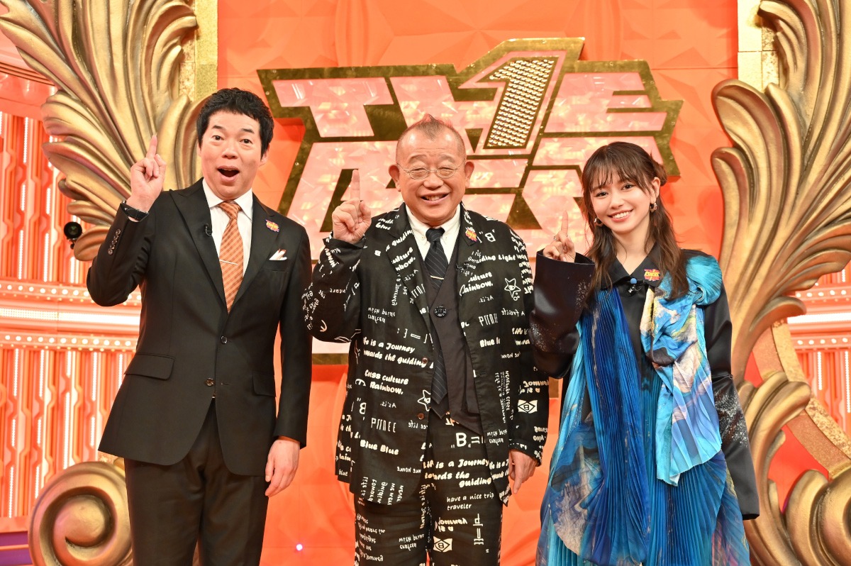 左から、今田耕司、笑福亭鶴瓶、山本舞香。(c)TBS