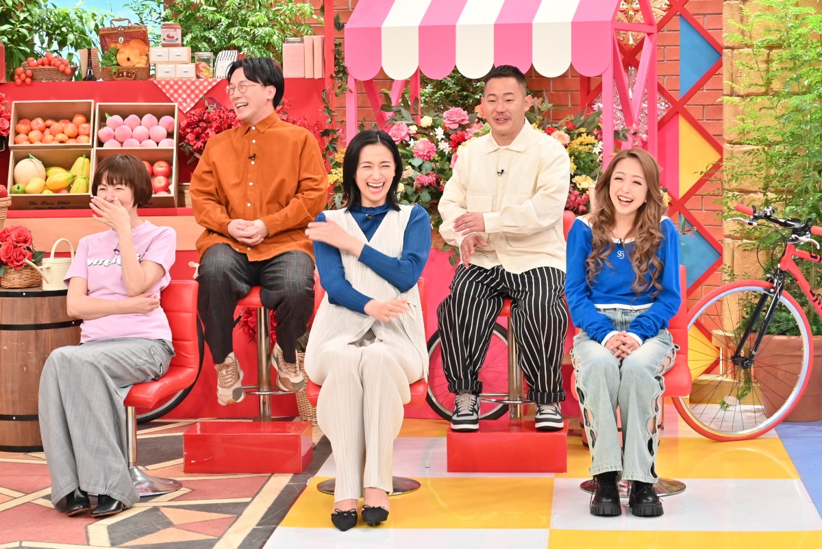 ザ・マミィ（後列） (c)TBS