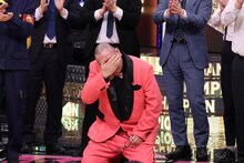 優勝が決定した瞬間の街裏ぴんく。(c)関西テレビ