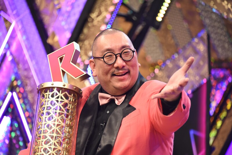 「R-1グランプリ2024」で優勝した街裏ぴんく。