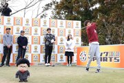 「ジャンクSPORTS」でゴルフ対決に臨むダウンタウン浜田（右端）。(c)フジテレビ