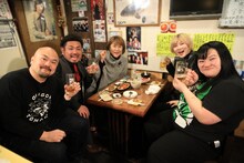 左から鬼越トマホーク、山田邦子、オダウエダ。