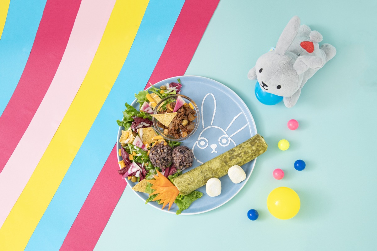 「ラヴィット！カフェ」のメニュー「逆バズーカラッピーのブリトー」。(c)TBS