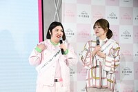 渡辺直美にメッセージを送る紅しょうが・熊元プロレス（左）。